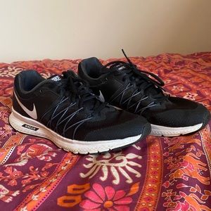 Black Nike Air Relentless 6